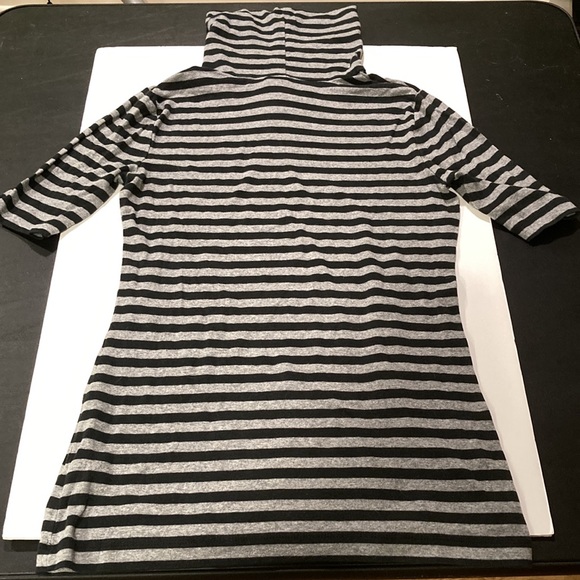 Mossimo short sleeve turtleneck - Picture 4 of 4